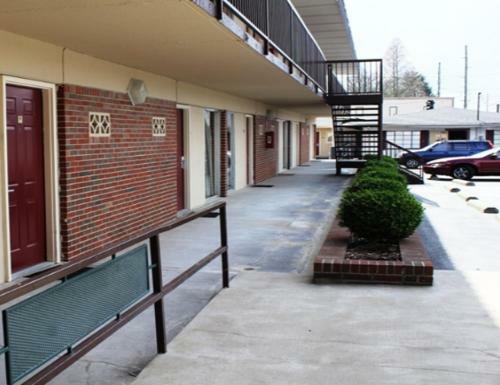 Motel Speedway Inn