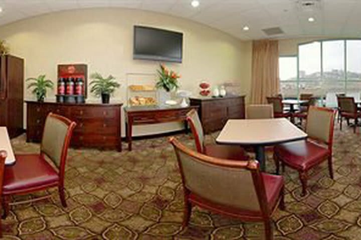 Hotel Comfort Suites Newport