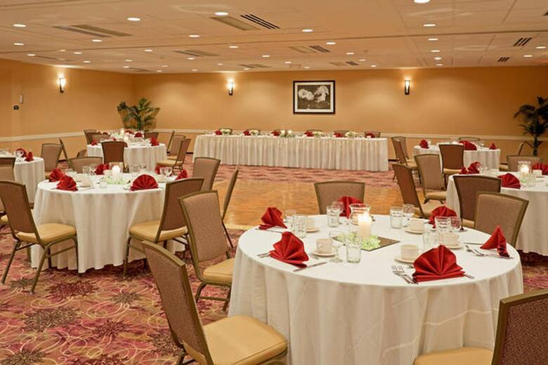 Hotel Armoni Inn & Suites