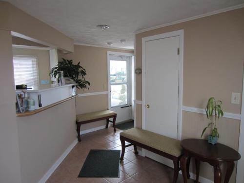 Founder's Brook Motel And Suites