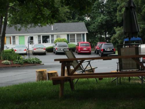 Founder's Brook Motel And Suites