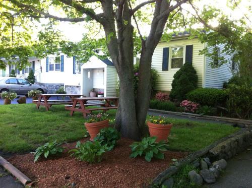 Founder's Brook Motel And Suites