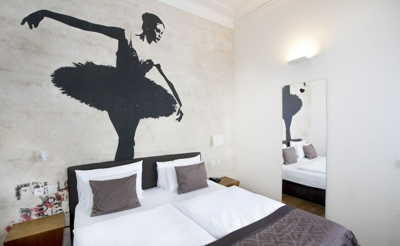Hotel Golden Crown
