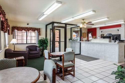Hotel Econo Lodge & Suites Brinkley
