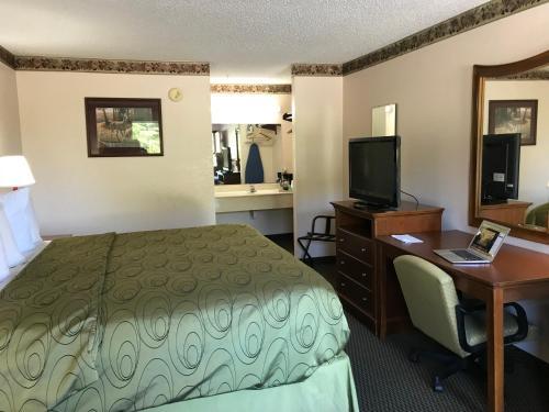 Motel Clairmont Inn & Suites - Warren
