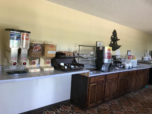 Motel Clairmont Inn & Suites - Warren