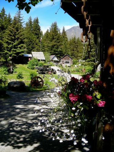 Alyeska Hideaway
