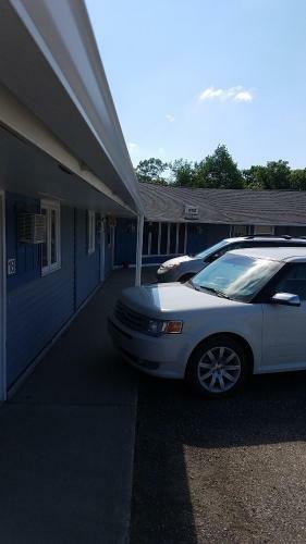 Burr Oak Motel