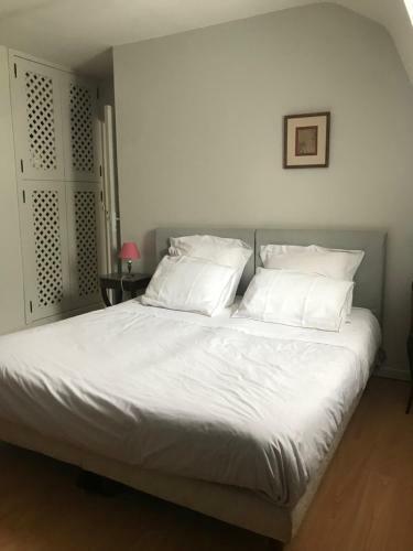 Bed & Breakfast Une Chambre En Ville