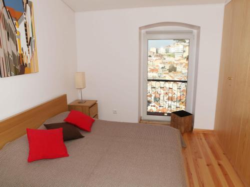 Traveling To Lisbon Castelo Apartments