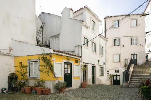 Traveling To Lisbon Alfama Apartments