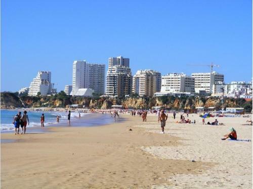 Apartamentos Tur�sticos Coral Da Rocha 3