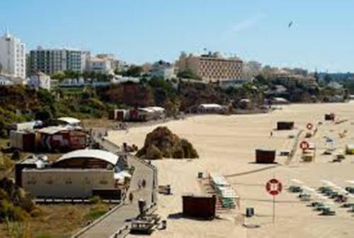 Apartamentos Tur�sticos Coral Da Rocha 3