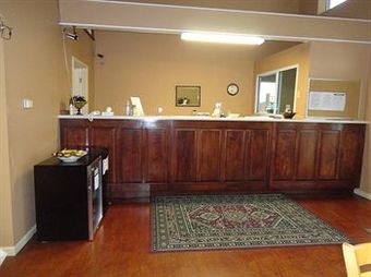 Hotel Royal Inn & Suites