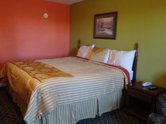 Hotel Royal Inn & Suites