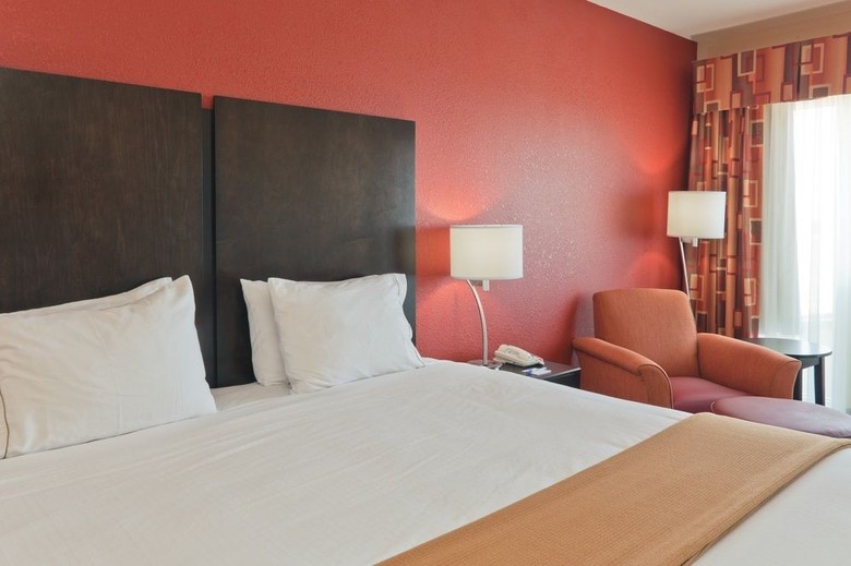 Holiday Inn Express Hotel Winona North