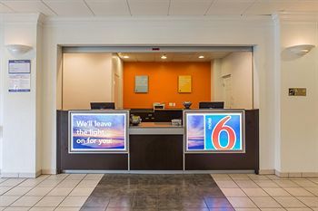 Motel 6 Cutler Bay