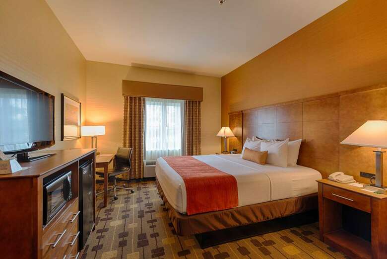 Hotel Comfort Suites Oakley