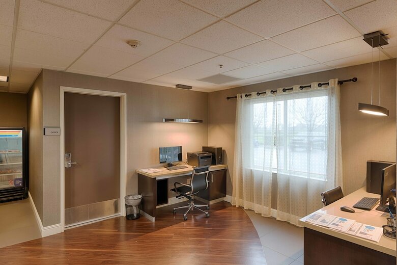 Hotel Comfort Suites Oakley