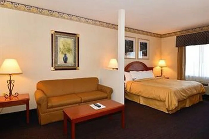 Hotel Comfort Suites Oakley