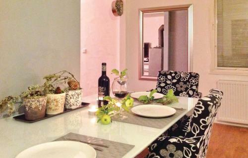 Holiday Home Tomtebogatan M�ler�s
