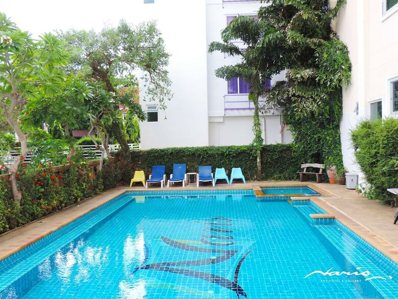 Naris Art Hotel