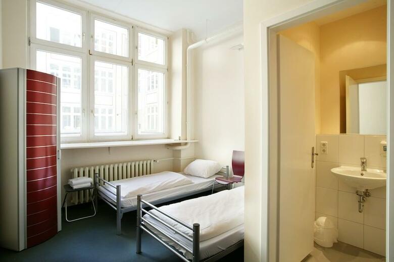 All In Hostel Hotel