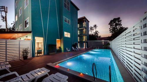 Hotel Maenam Bay Resort