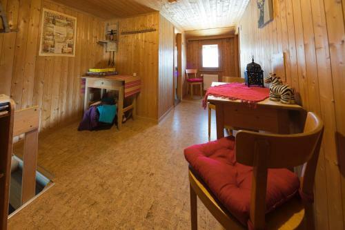 Hotel G�stehaus Alpina In Fanas