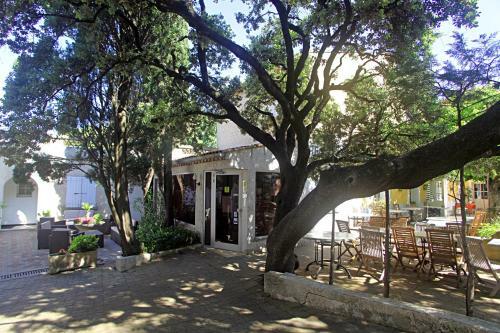 Hotel Le Petit Manoir Logis
