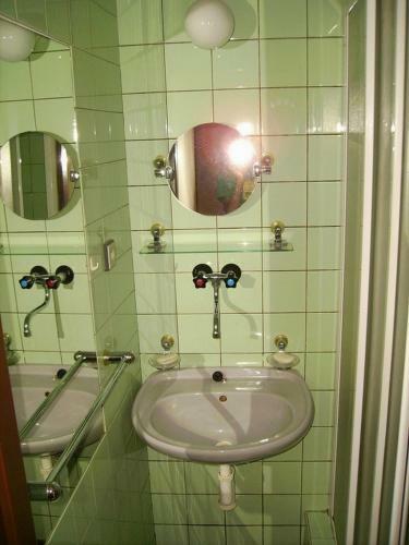 Hostal Penzion A Kavarna U Holubu