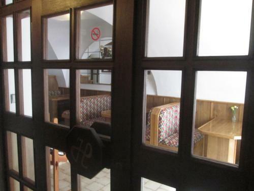 Hostal Penzion A Kavarna U Holubu