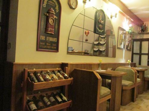 Hostal Penzion A Kavarna U Holubu