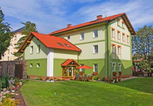 Hostal Pension Marathon