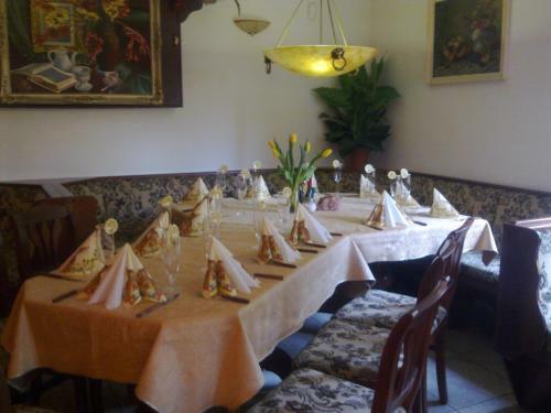 Hostal Penzion Restaurant Pod Boub�nem