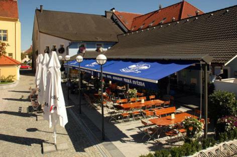 Hotel Restaurant Modr� Hv?zda