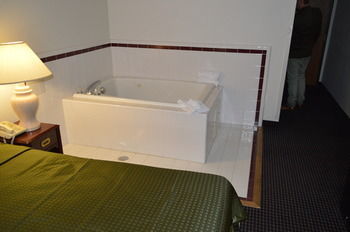 Hotel Americas Inn And Suites - Auburn