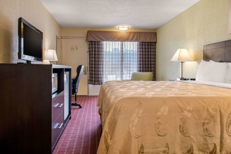 Hotel Quality Inn Huntingburg