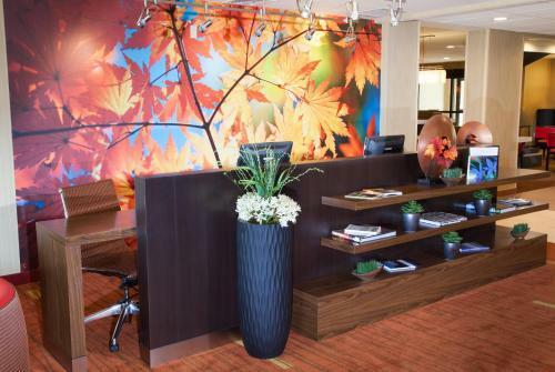 Hotel Courtyard Burlington Taft Corners