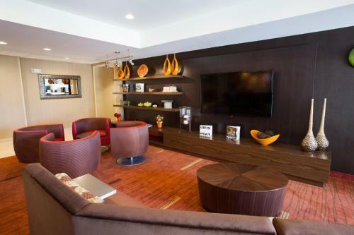 Hotel Courtyard Burlington Taft Corners