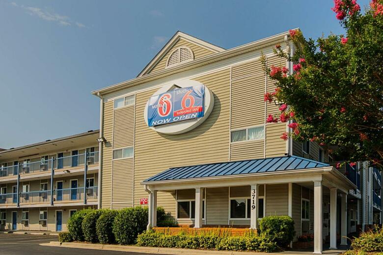 Suburban Extended Stay Hotel Fayetteville