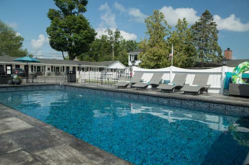 Knotty Pine Motel