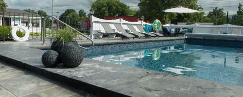 Knotty Pine Motel