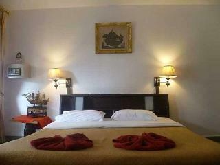 Thomas Udon Thai House Resort & Hotel