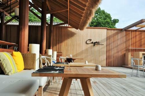 Hotel Beach Club By Haadtien