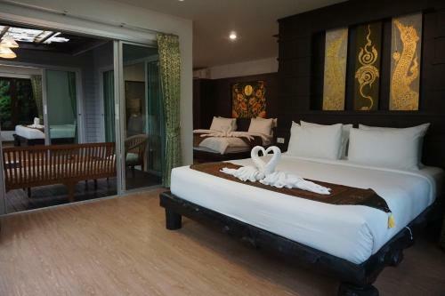 Hotel Rock And Tree House Resort