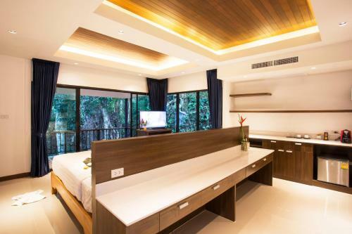 Hotel Rock And Tree House Resort