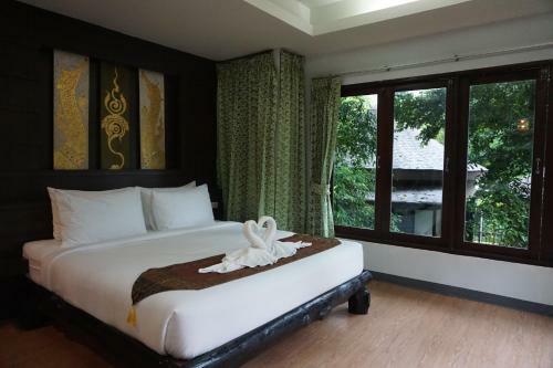 Hotel Rock And Tree House Resort