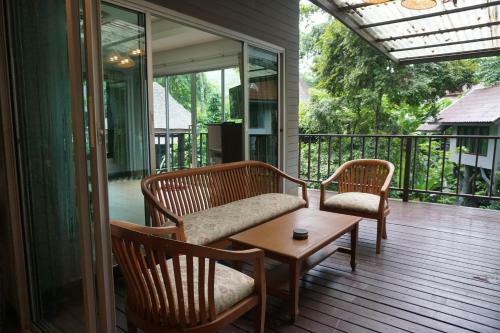 Hotel Rock And Tree House Resort