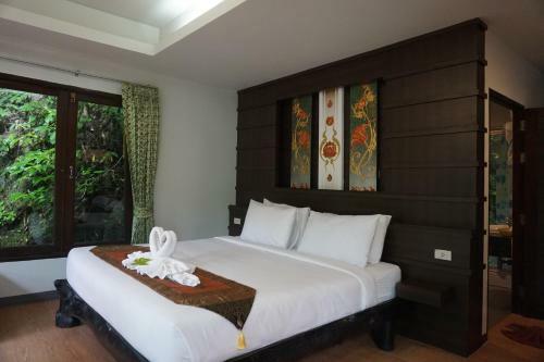 Hotel Rock And Tree House Resort